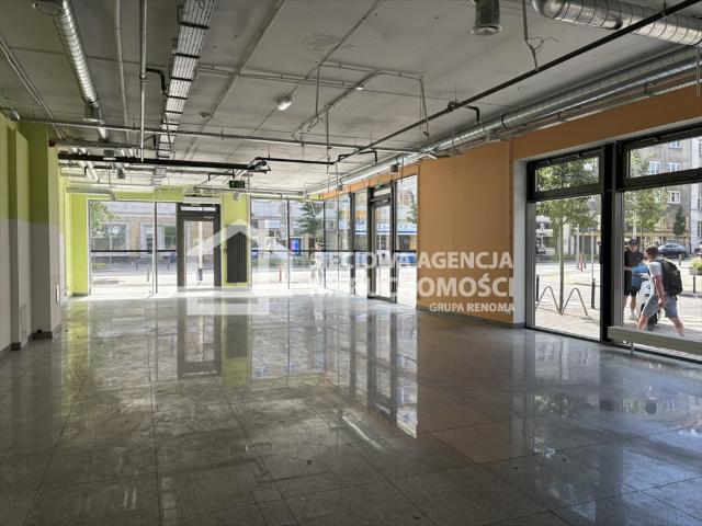 Lokal usługowy z witrynami, 102 m2, centrum Gdyni