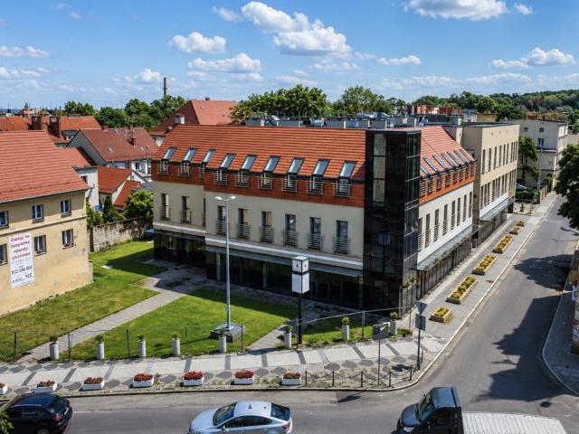 Lokal wynajmę, Świebodzice, 179 m2, cena: 7 193 zł