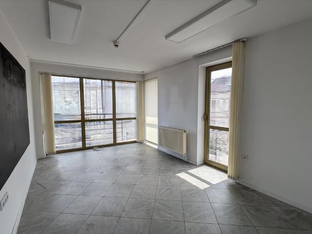 Lokal biurowy 100 m2 w centrum Rzeszowa, klimatyzacja