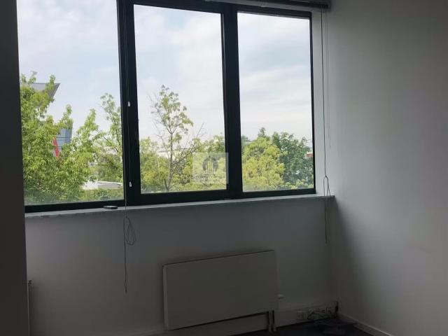 Lokal biurowy 218 m² na Pradze Południe polecam!