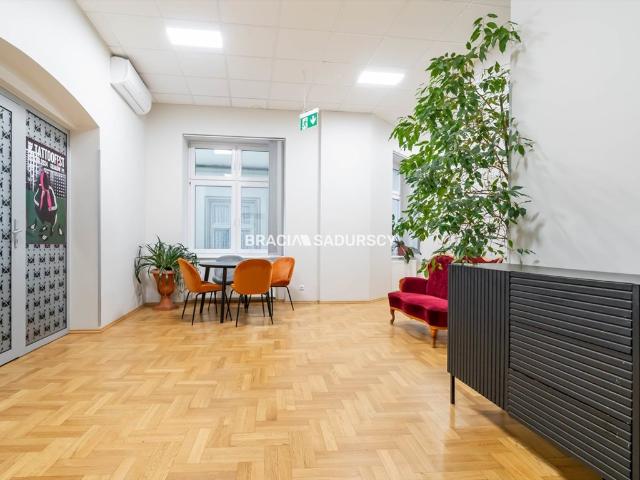 Lokal biurowy 303 m² przy ul. Karmelickiej w Krakowie polecam!