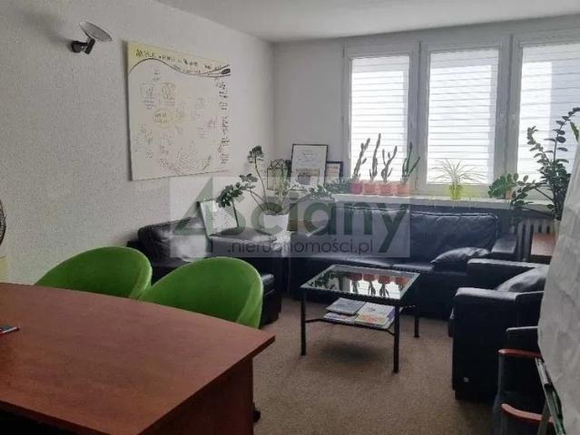 Lokal biurowy 54 m2 w centrum Warszawy z windą
