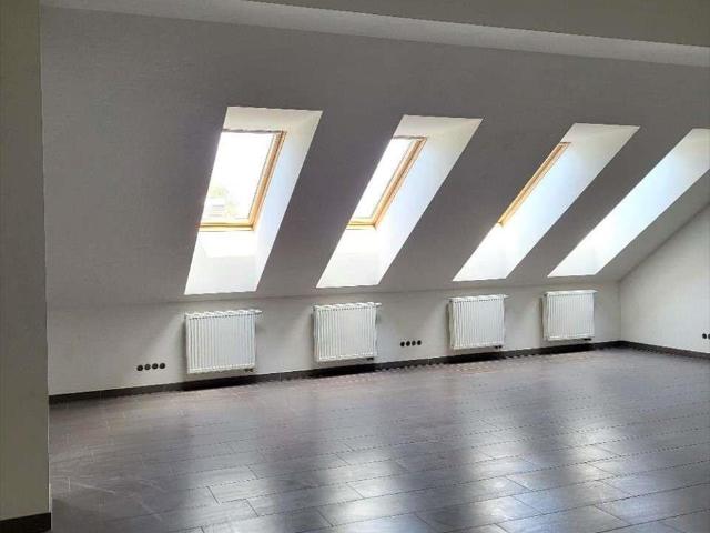 Lokal biurowy 59 m² w Pszczynie windą, parkingiem