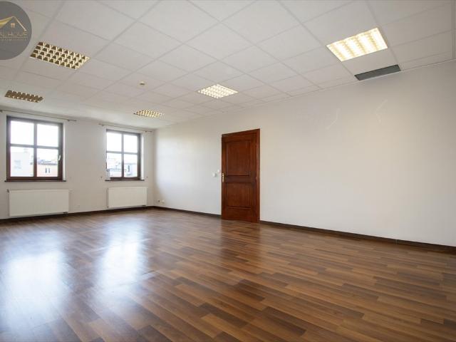 Lokal biurowy 80m² w centrum Świdnicy, windą polecam!