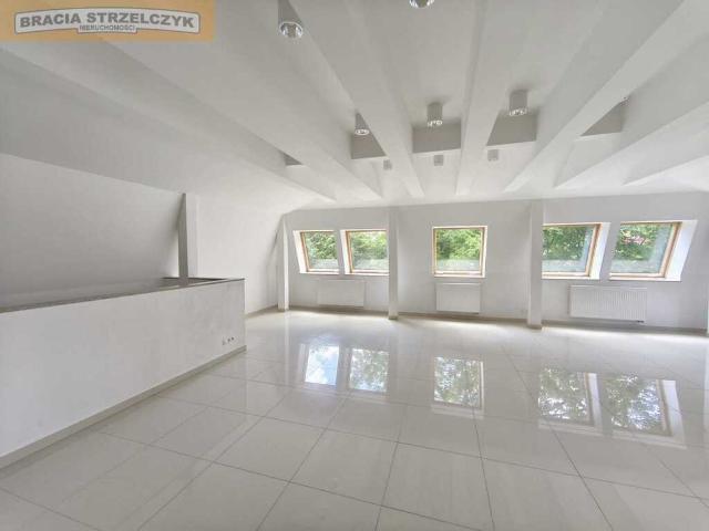 Lokal biurowo handlowy 80 m² przy Al. Krakowskiej polecam