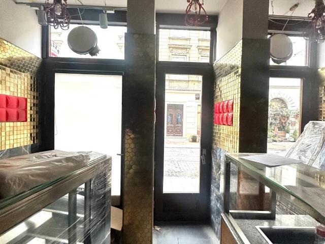 Lokal gastronomiczny 81 m2 z witryną dwa wejścia, gotowy