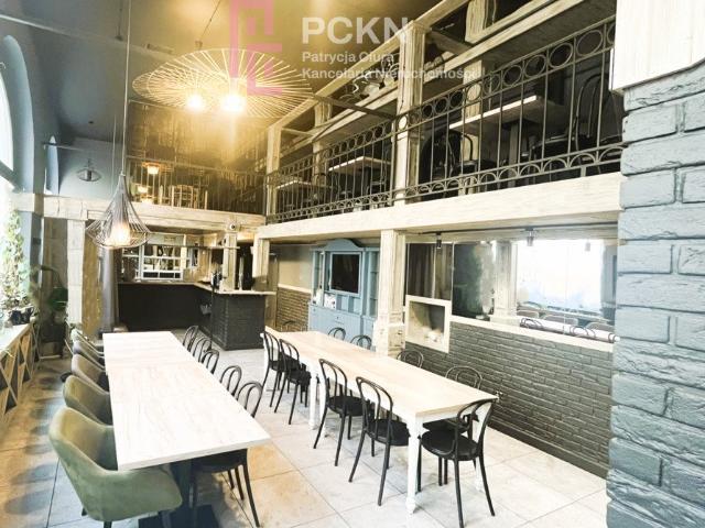 Lokal gastronomiczny 214 m² w centrum Opola antresola i ogródek