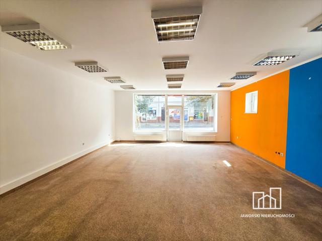 Lokal handlowo usługowy 85 m² z parkingiem zapraszam