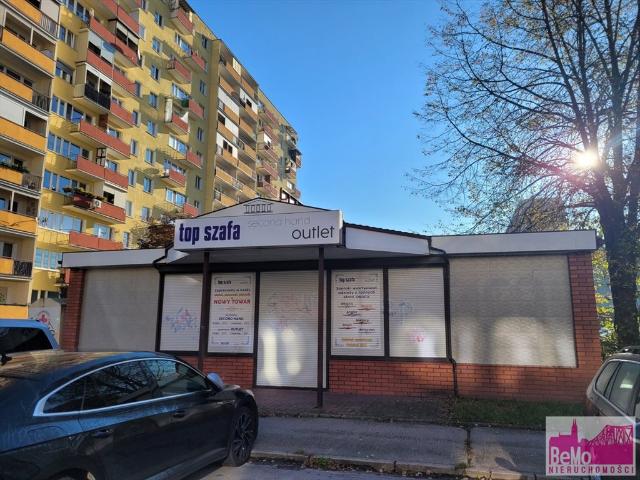 Lokal handlowo usługowy 150 m2 z parkingiem i zapleczem