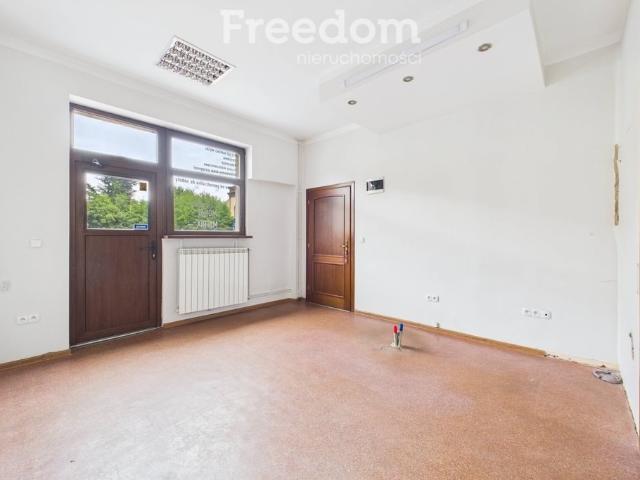 Lokal handlowo usługowy 31 m2 z witryną Wadowice