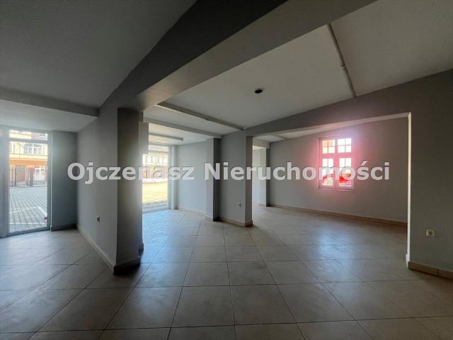 Lokal handlowo usługowy w centrum Świecia, duże witryny polecam!