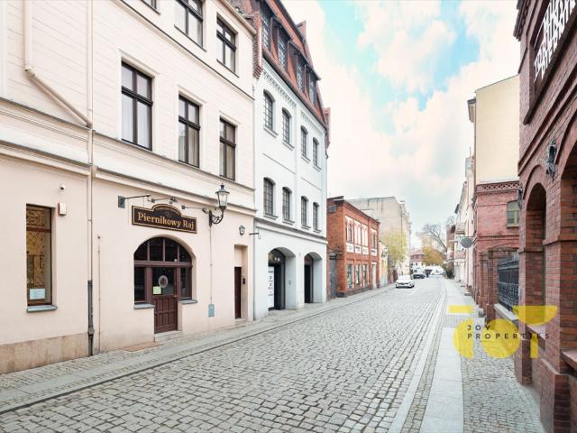 Lokal handlowo usługowy w Toruniu odnowiony, blisko Rynku