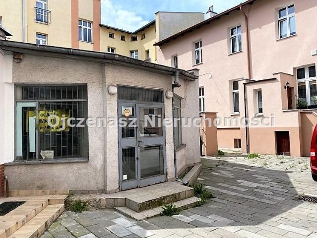 Lokal handlowo usługowy z dużymi witrynami, 43 m2, centrum