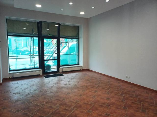 Lokal handlowy 60 m² w centrum Kartuzy, witryna