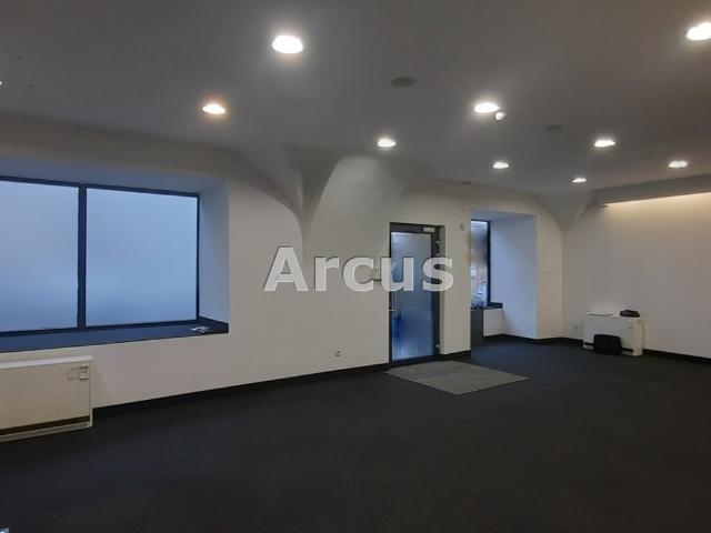 Lokal handlowy 124 m² centrum Tarnowa witryny i klimatyzacja