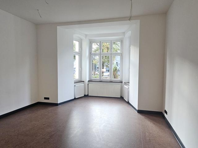 Lokal na parterze Al. Piastów