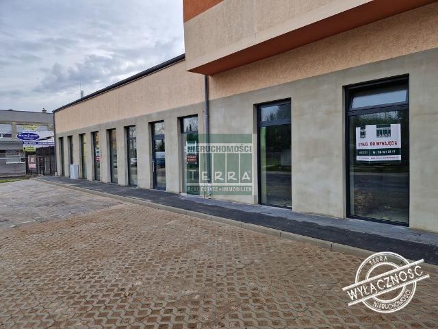 Lokal na parterze pod branżę beauty, wysoki 4,15 m