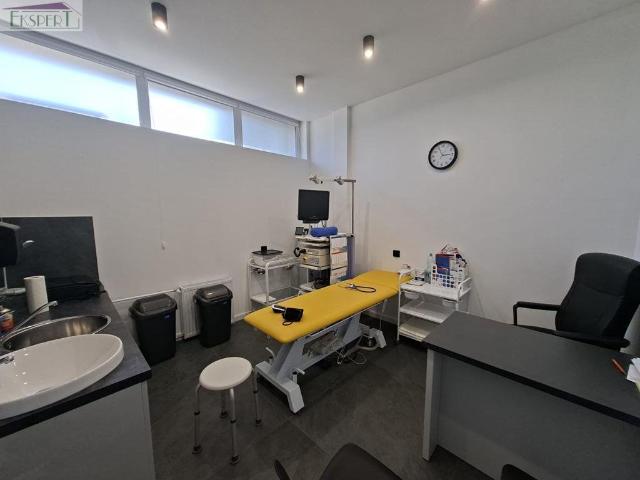 Na sprzedaż przestronny lokal po remoncie 58 m² w Sosnowcu