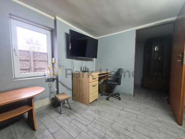 Lokal sprzedam, Kobylniki, 350 m2, cena: 450 000 zł