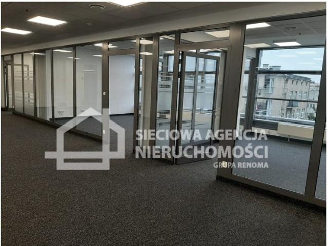 Lokale usługowo handlowe w centrum Gdyni z witrynami