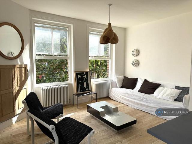 Loraine Mansions, London, N7 3 bed flat to rent £4,500 pcm £1,038 pw