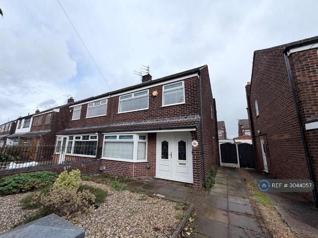 Lord Lane, Manchester, M35 3 bed semi detached house to rent £1,300 pcm £300 pw
