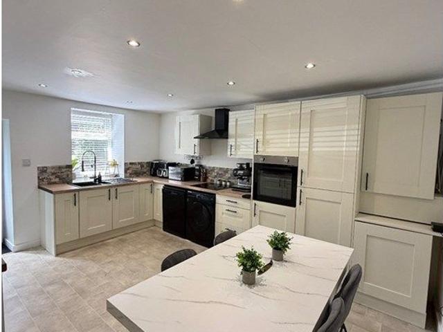 Lord St, Rossendale BB4, 4 bed end terrace house to rent, £1,650 pcm | PrimeLocation