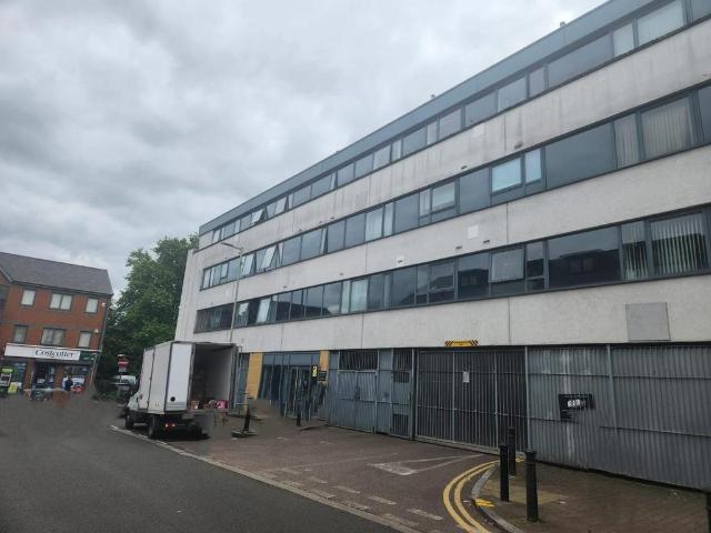 Lord Street, Watford WD17 2 bed flat to rent £1,200 pcm £277 pw