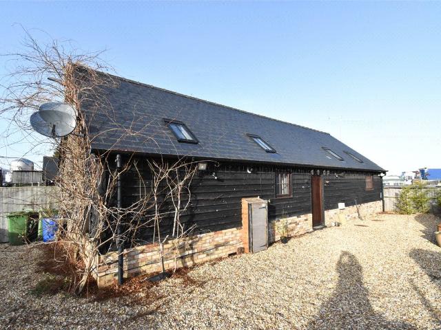 Lordsbridge Farm House, Wimpole Road, Barton, Cambridge CB23, 2 bed bungalow to rent, £1,600 pcm | PrimeLocation
