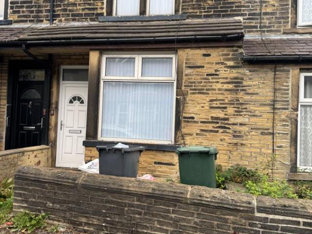 Lordsfield Place, Bradford BD4, 3 bed terraced house to rent, £875 pcm | PrimeLocation