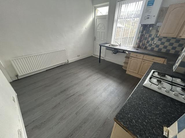 Lordsfield Place, Bradford, West Yorkshire BD4, 3 bed terraced house to rent, £800 pcm | PrimeLocation