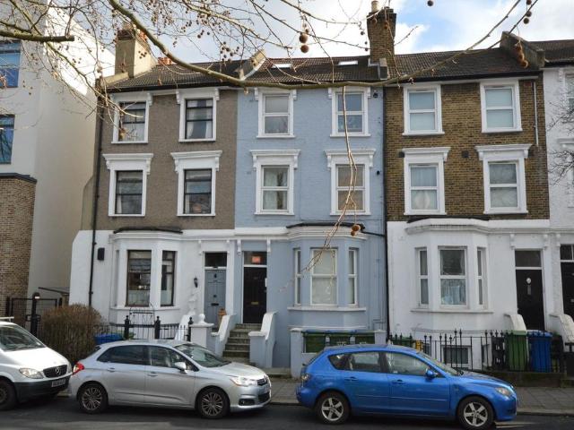 Lordship Lane, London, SE22 1 bed apartment to rent £1,550 pcm £358 pw