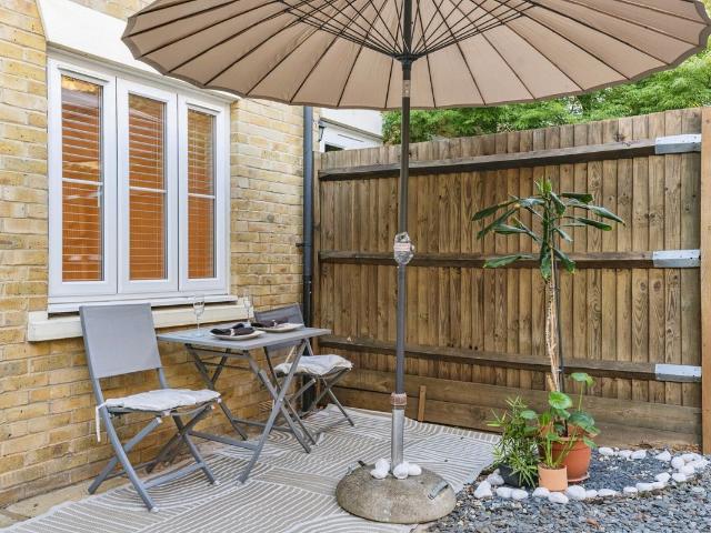 Lordship Lane, London SE22, 3 bed terraced house to rent, £2,950 pcm | PrimeLocation