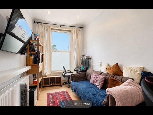Lordship Road, London N16, 1 bed flat to rent, £1,900 pcm | PrimeLocation