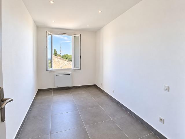 LORGUES T3 lumineux 2 chambres à deux pas des commerces