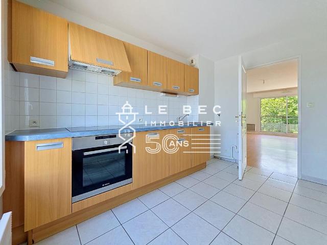 LORIENT NOUVELLE VILLE: Appartement T3 avec balcon et parking