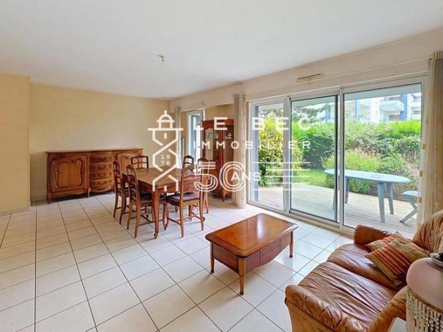 LORIENT: Appartement 2 chambres avec jardin, garage et parking