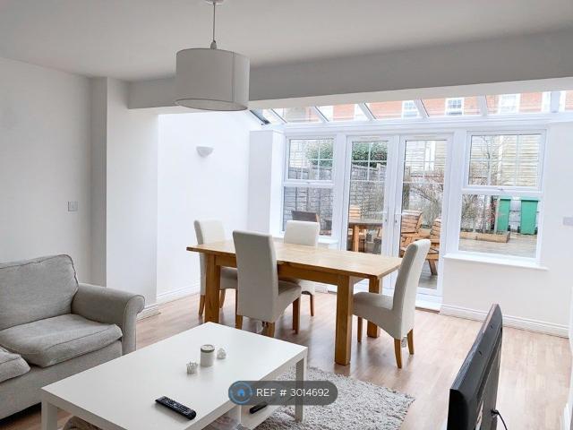 Lorimer Row, Bromley BR2, 3 bed terraced house to rent, £2,600 pcm | PrimeLocation
