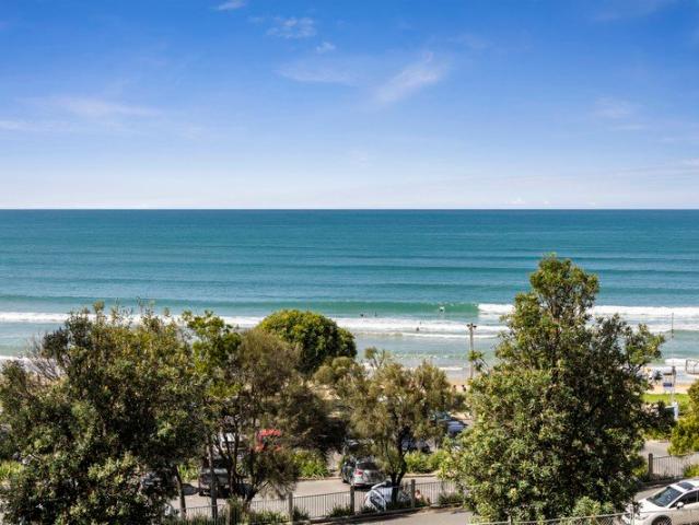 Lorne at your doorstep!