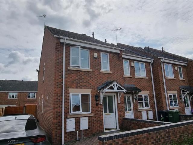 Lorne Grove, Kidderminster DY10, 2 bed end terrace house to rent, £950 pcm | PrimeLocation