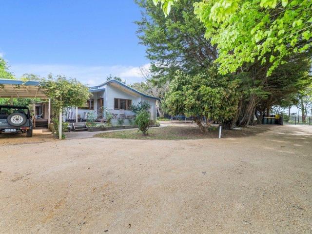 Lorne Hinterland Farm let