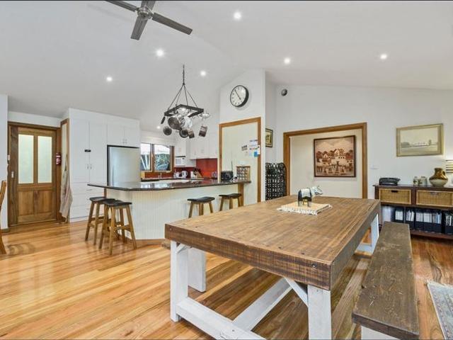 Lorne Hinterland Farm let