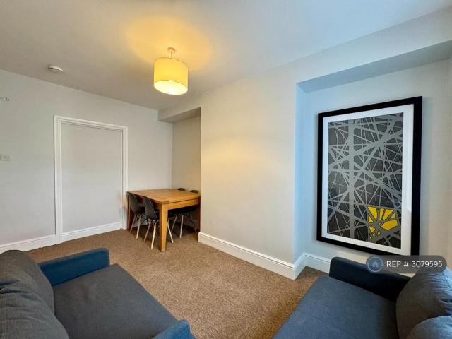 Lorne Road, Bath, BA2 4 bed terraced house to rent £3,140 pcm £725 pw