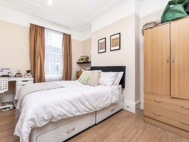 Lorne Road, Finsbury Park N4, 2 bed flat to rent, £2,100 pcm | PrimeLocation