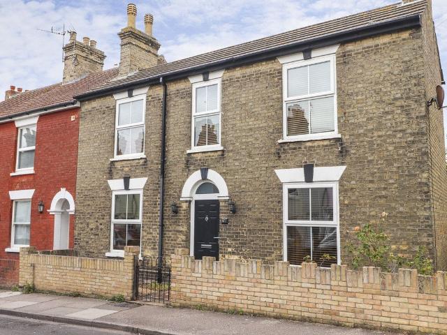 Lorne Road, Lowestoft NR33, 3 bed end terrace house to rent, £1,100 pcm | PrimeLocation