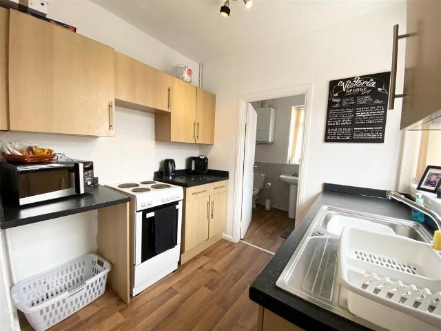 Lorne Street, Stoke On Trent ST6 1 bed apartment to rent £525 pcm £121 pw