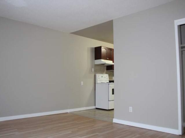 Lorraine Manor Apartments | 10727 110 Street