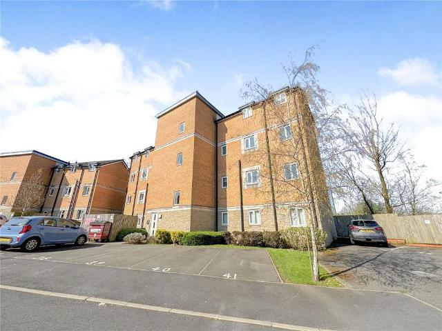 Lostock Lane, Lostock, Bolton. 2 bed flat to rent £900 pcm £208 pw