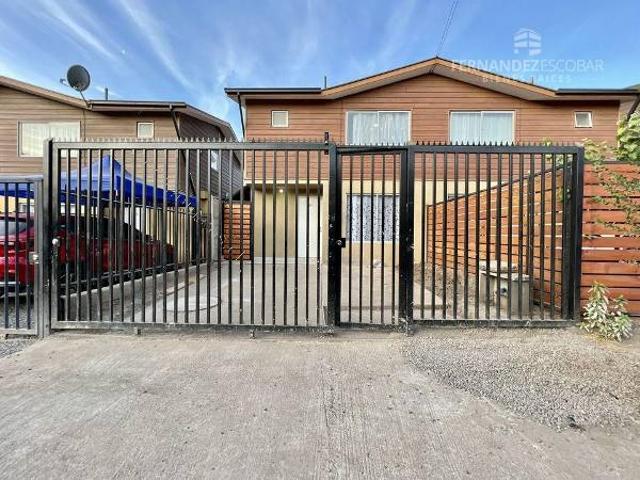 LOS ANDES ARRIENDA CASA DOS PISOS 3D 2B 1E VALLE ANDINA