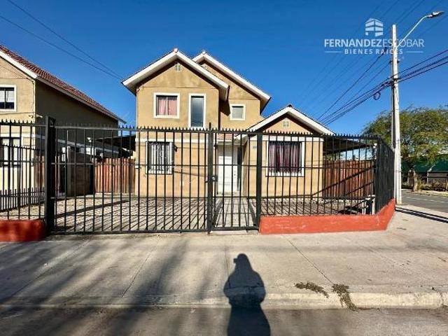 LOS ANDES ARRIENDA CASA DOS PISOS 4D 2B VISTA CORDILLERA